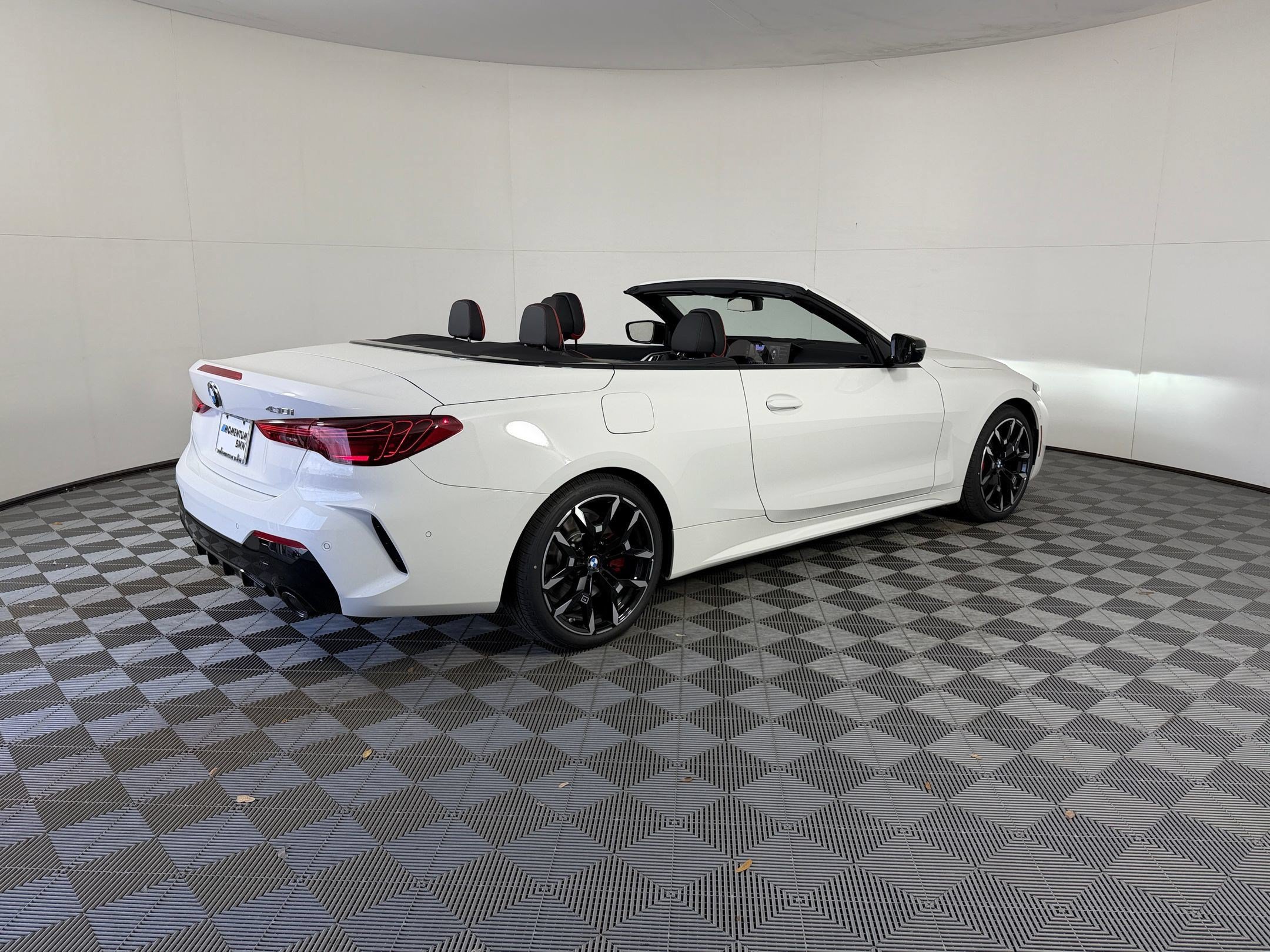 Used 2026 BMW 430i Convertible w/ M Sport Package RWD image 9