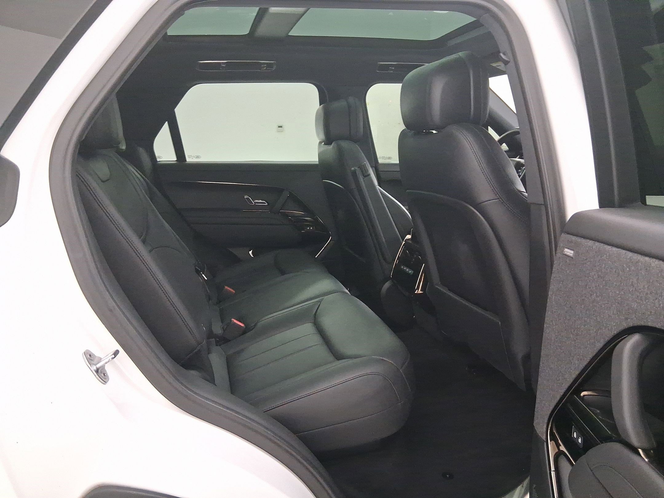 Used 2023 Land Rover Range Rover Sport SE Dynamic image 33