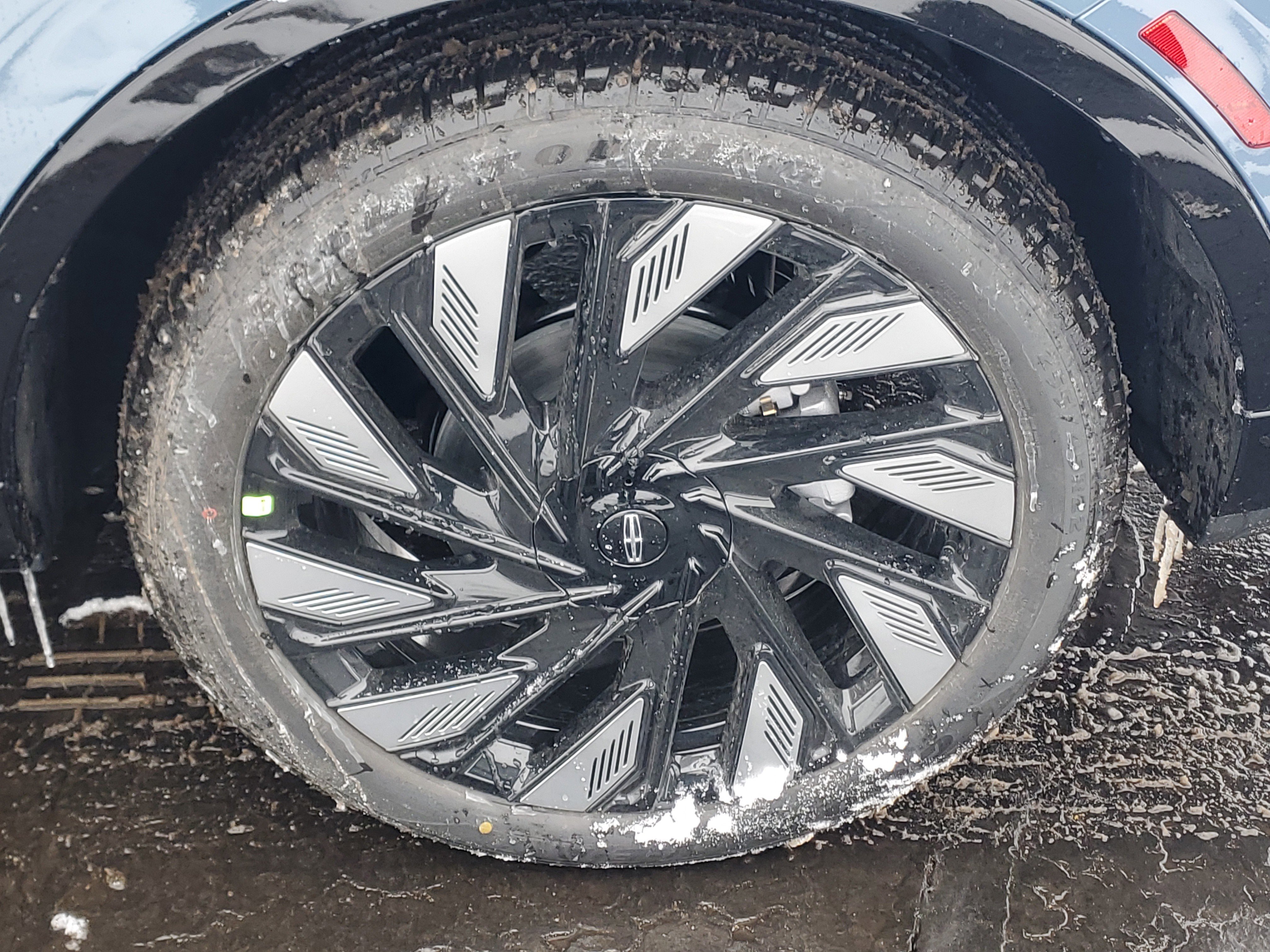 New 2026 Lincoln Nautilus Reserve w/ Jet Appearance Package image 5