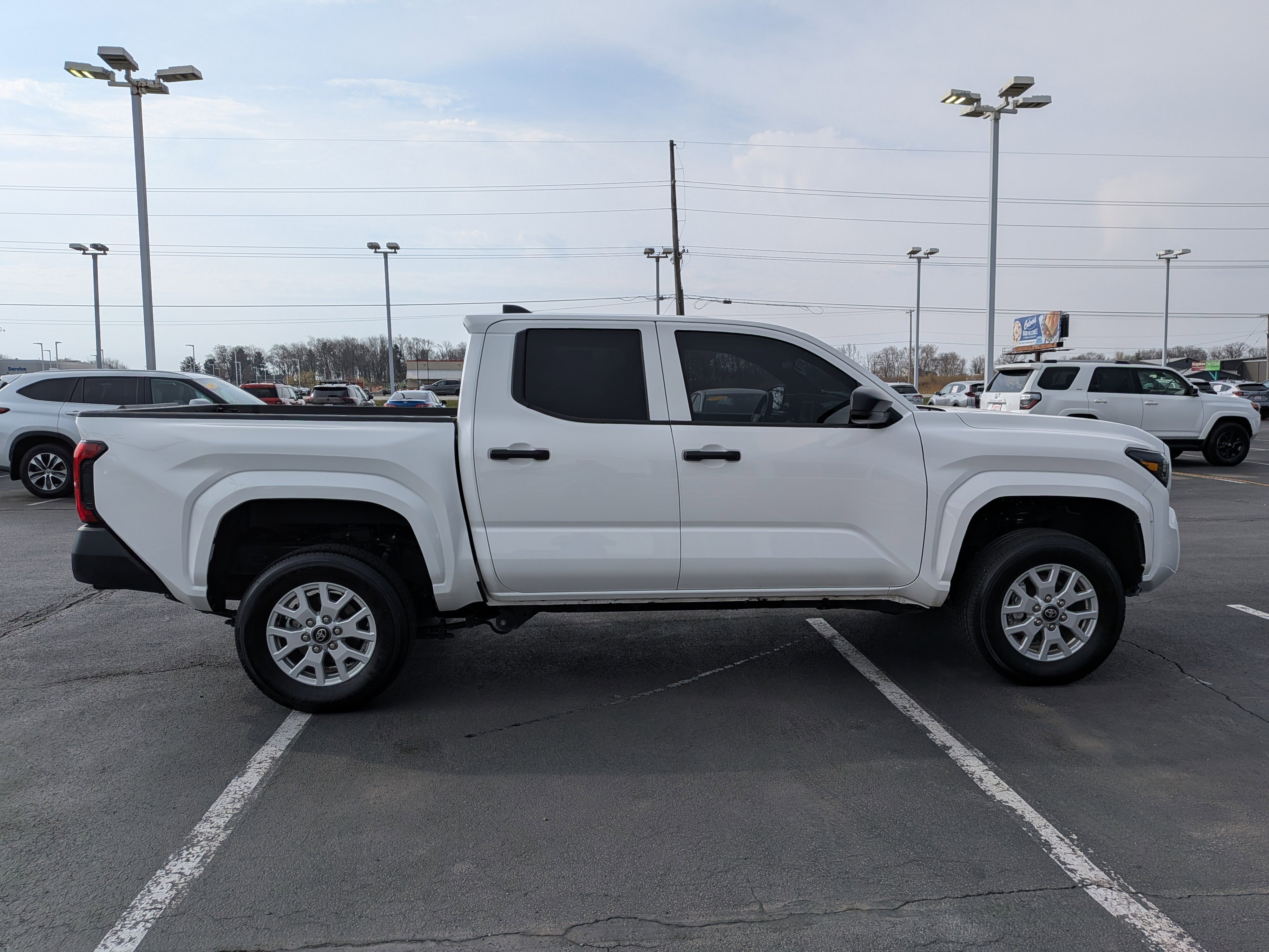 Used 2025 Toyota Tacoma SR image 9