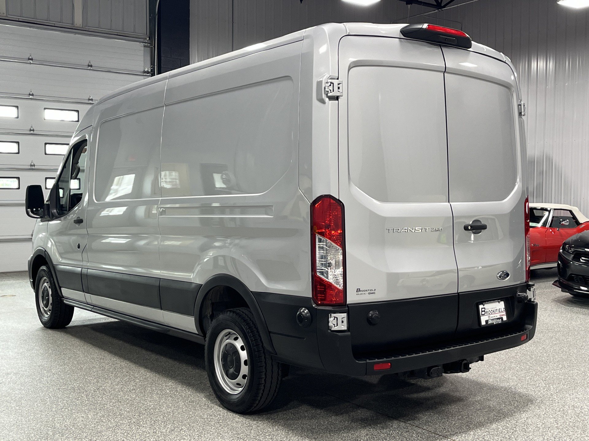 Used 2024 Ford Transit 250 148 Medium Roof RWD image 3