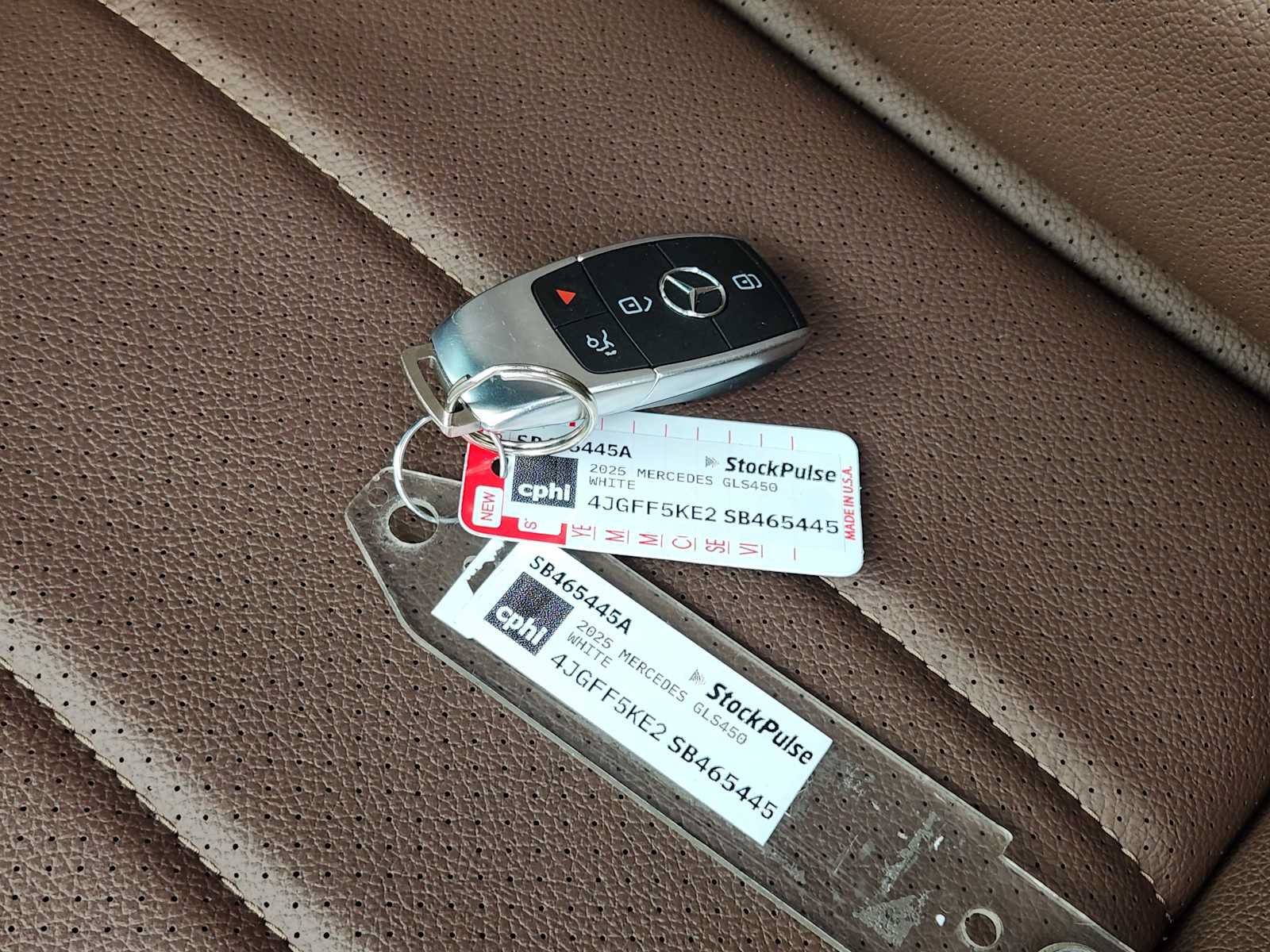 Used 2025 Mercedes-Benz GLS 450 4MATIC image 35