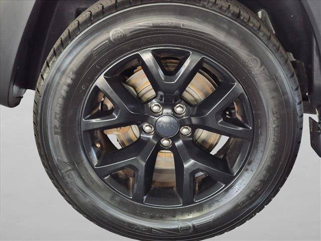 Used 2017 Jeep Cherokee Trailhawk w/ Comfort/Convenience Group AWD/4WD image 23