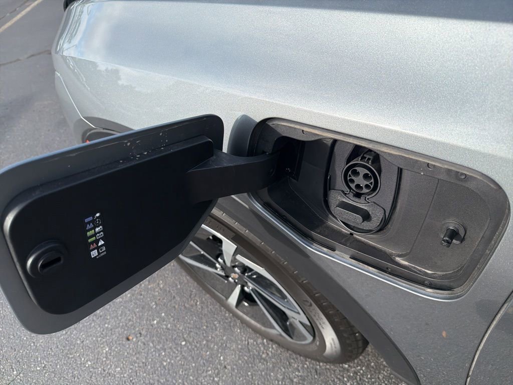 New 2026 Chevrolet Equinox EV LT image 39