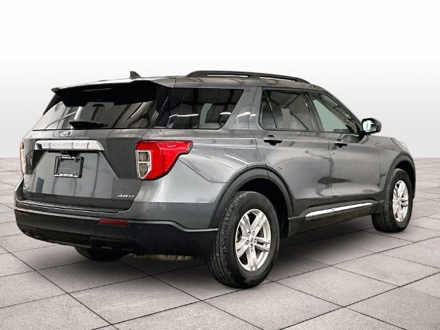 Used 2023 Ford Explorer XLT AWD/4WD image 11