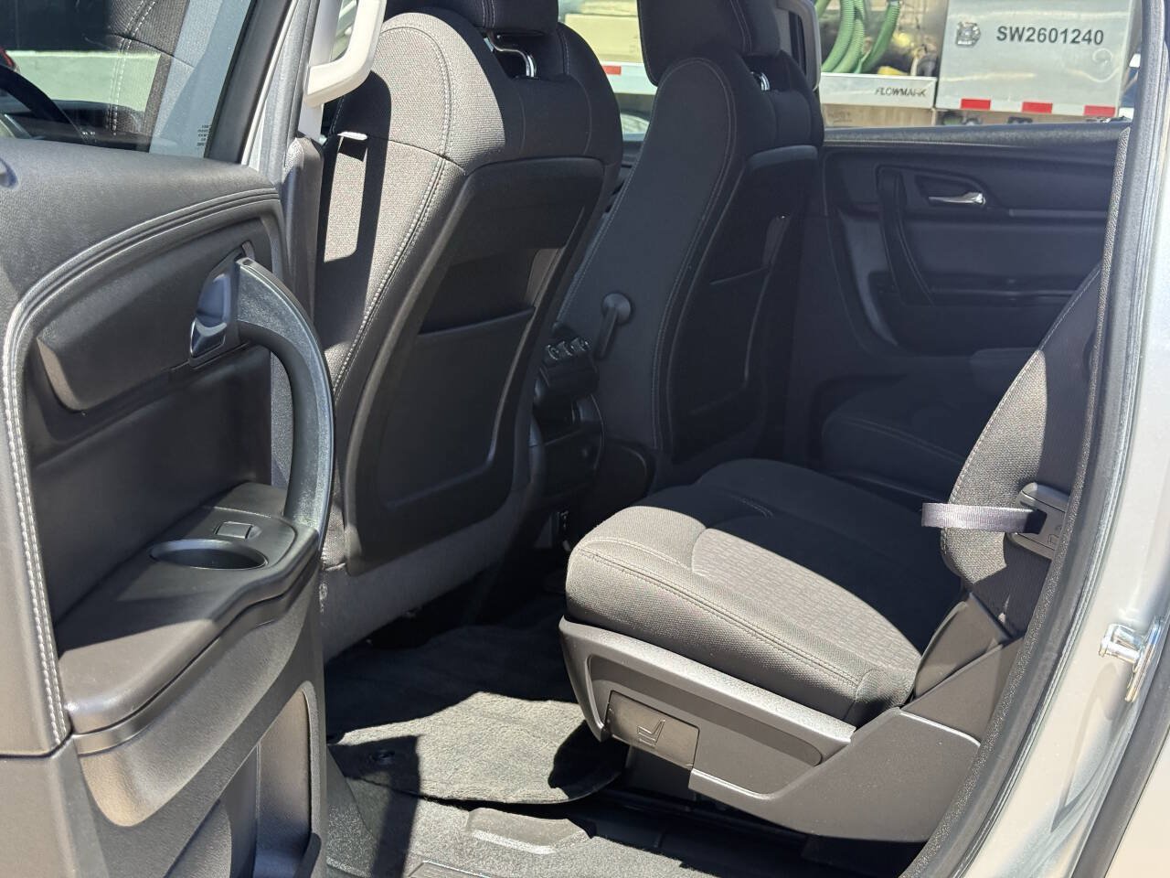 Used 2015 GMC Acadia SLE FWD image 9