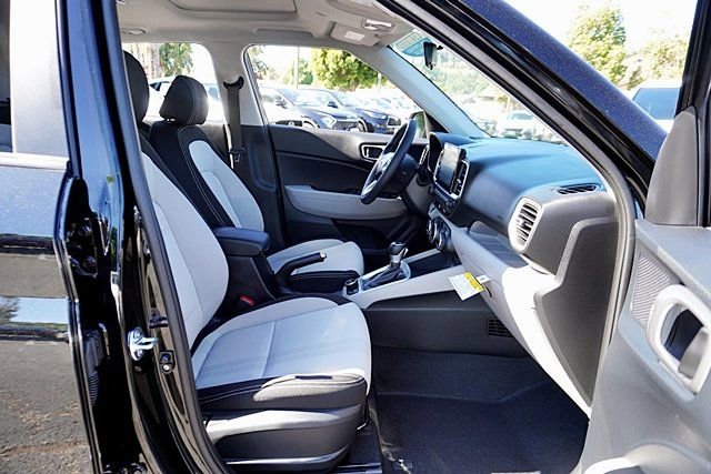 Certified 2026 Hyundai Venue SEL image 11