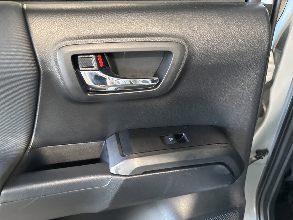 Used 2019 Toyota Tacoma TRD Sport image 22