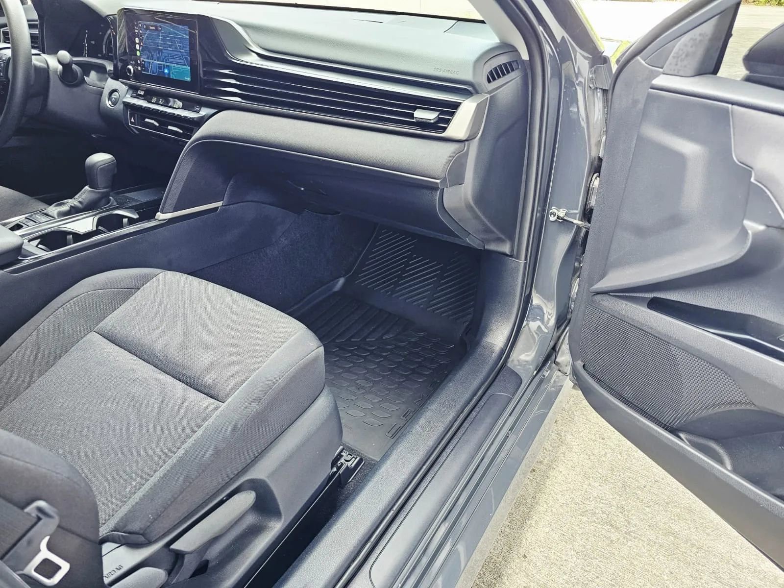 Used 2025 Toyota Camry LE image 11