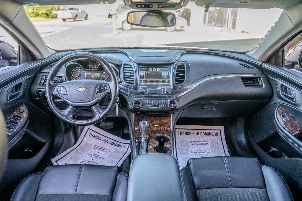 Used 2014 Chevrolet Impala LT w/ Convenience Package FWD image 16