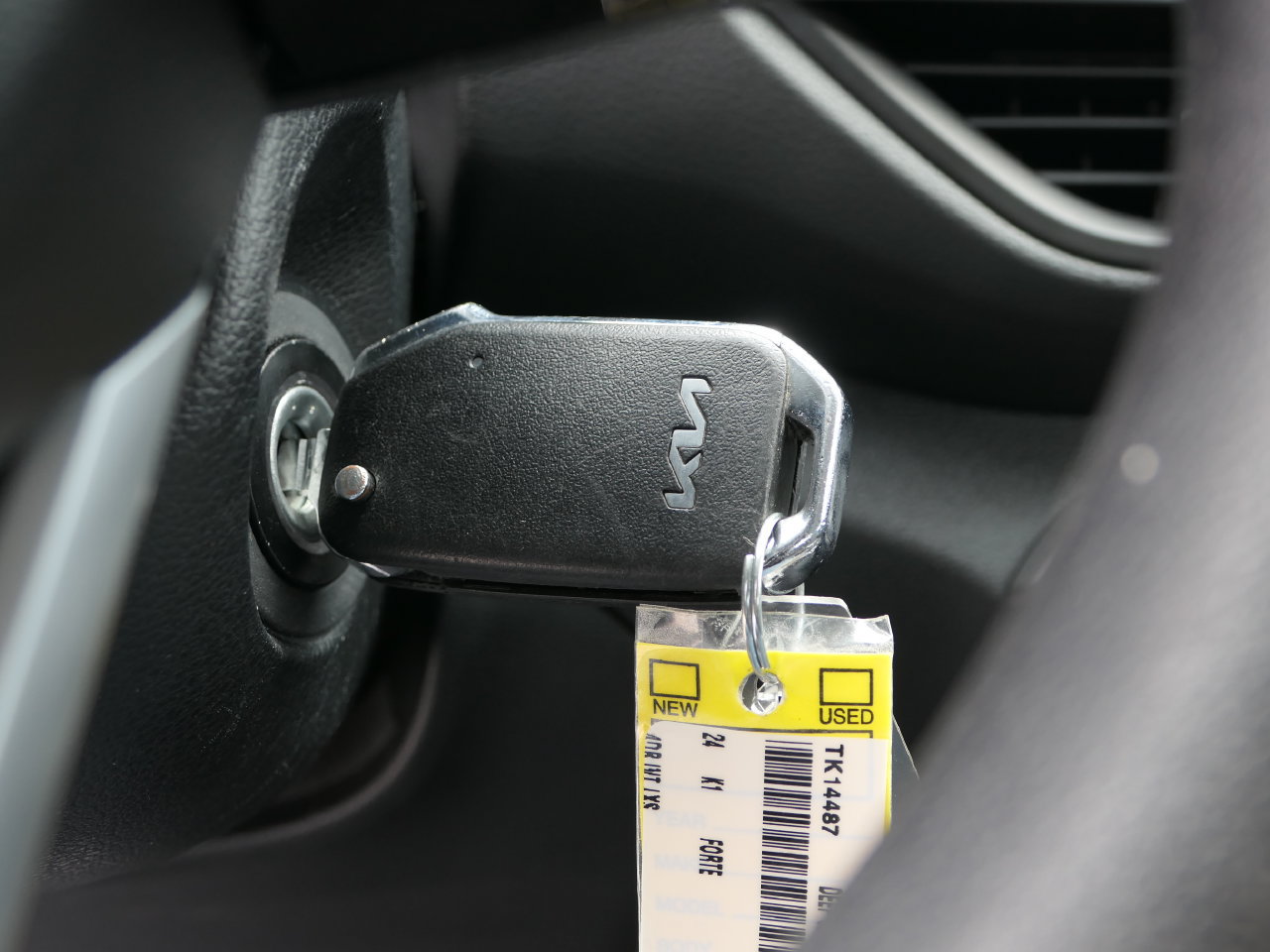Certified 2024 Kia Forte LXS FWD image 16
