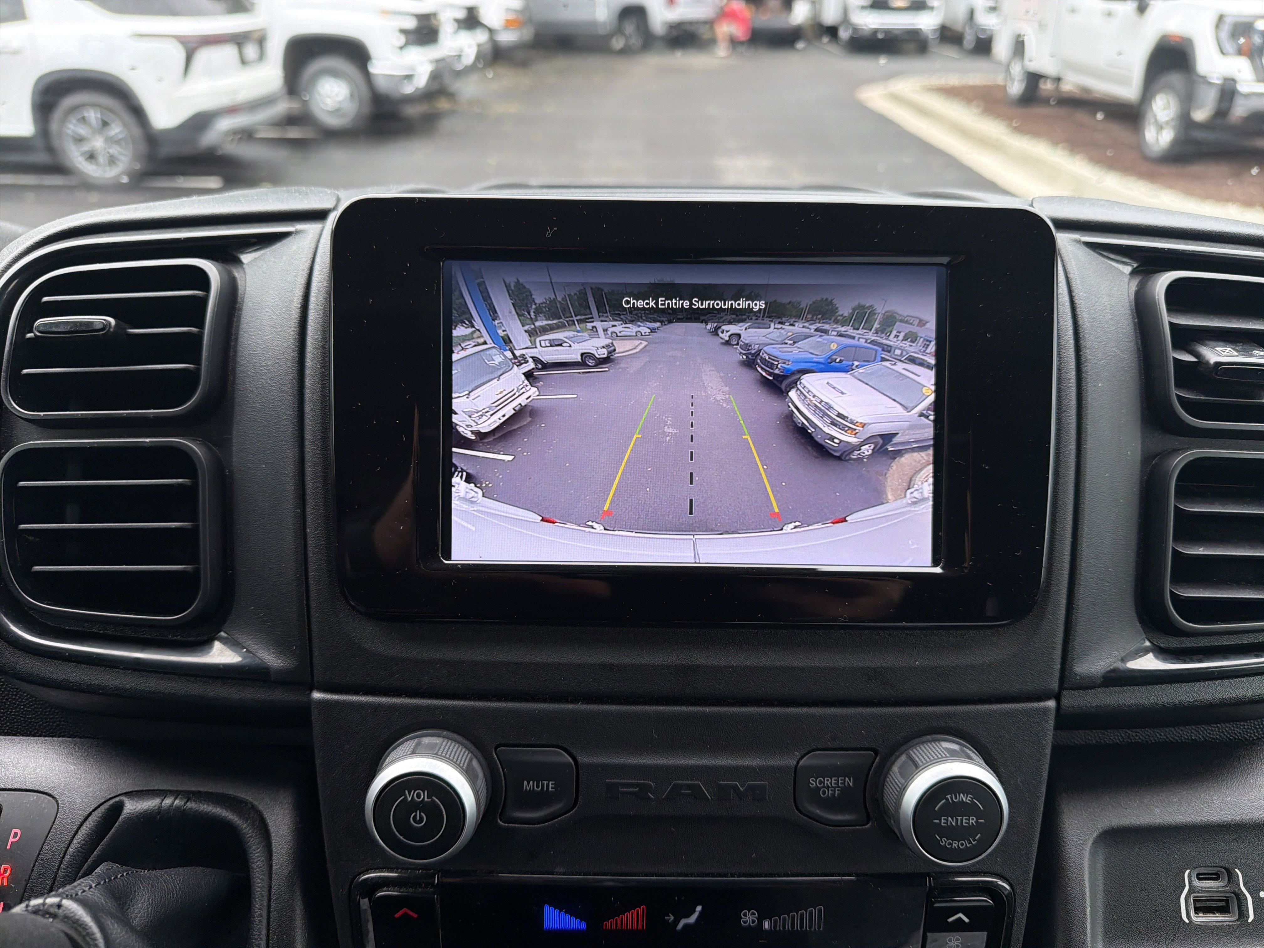 Used 2025 RAM ProMaster 2500 w/ Convenience Group FWD image 24