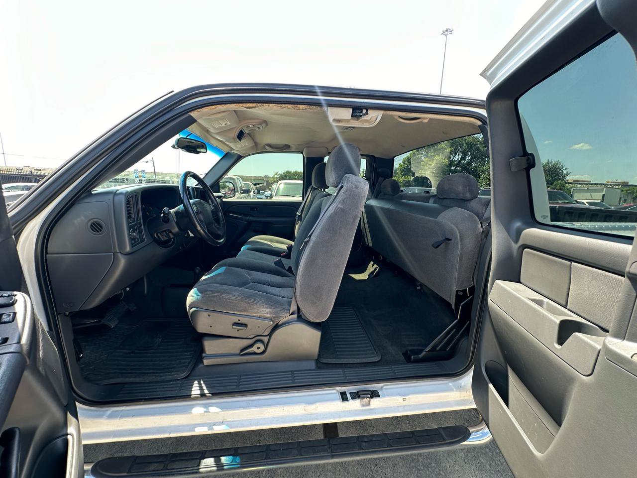 Used 2007 Chevrolet Silverado 1500 LT w/ Extended Cab Value Package AWD/4WD image 46