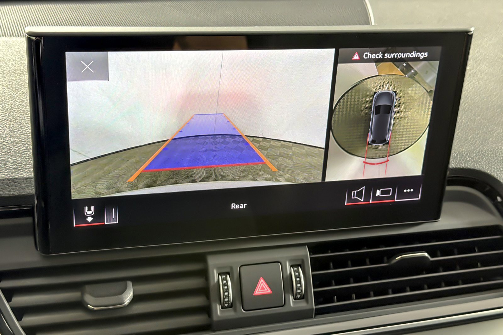 Used 2025 Audi Q5 e Premium Plus w/ Premium Plus Package image 19