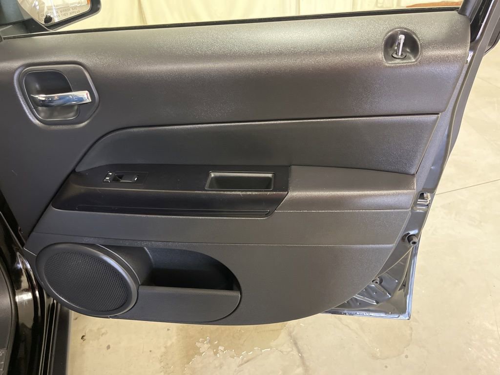 Used 2015 Jeep Patriot Latitude image 19