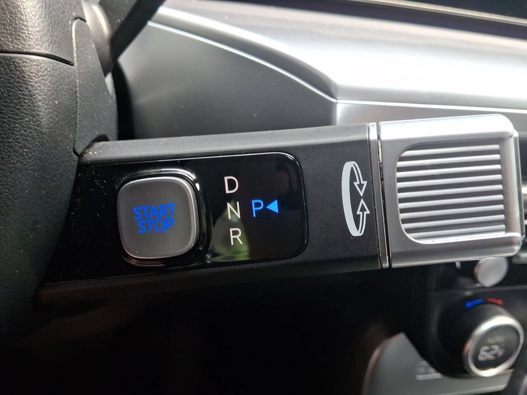 Used 2026 Hyundai Ioniq 9 Limited AWD/4WD image 12