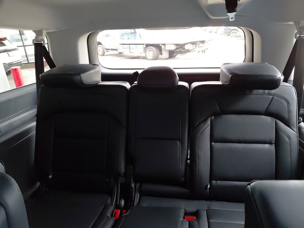 New 2026 Lincoln Navigator L Premier image 40