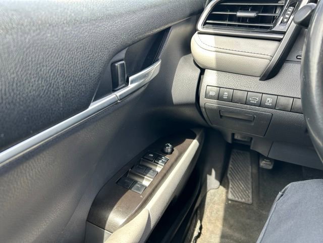 Used 2023 Toyota Camry SE FWD image 18