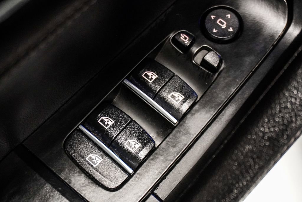 Used 2021 BMW X6 M50i w/ Executive Package image 27