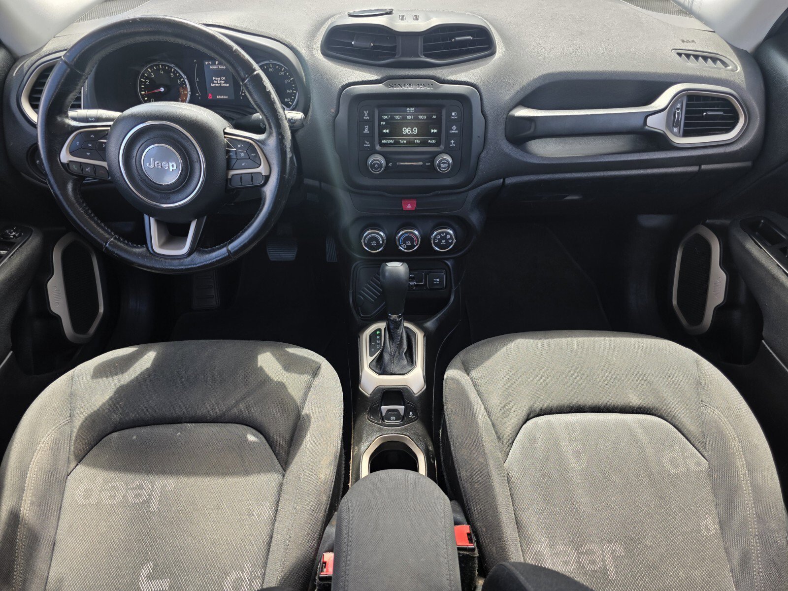 Used 2016 Jeep Renegade Latitude FWD image 11