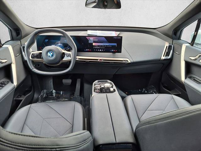 Used 2024 BMW iX xDrive50 w/ Premium Package AWD/4WD image 19