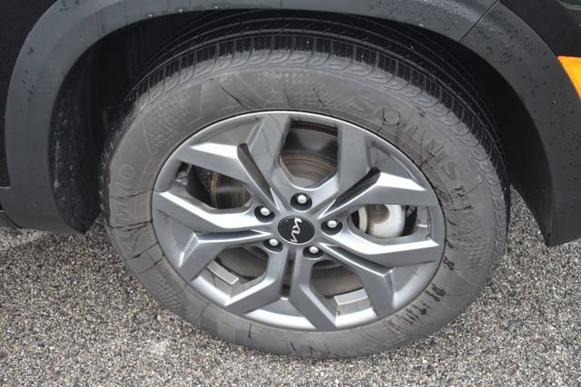 Certified 2024 Kia Seltos LX AWD/4WD image 12