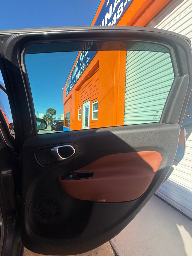 Used 2014 FIAT 500L Trekking w/ Popular Equipment Group FWD image 14