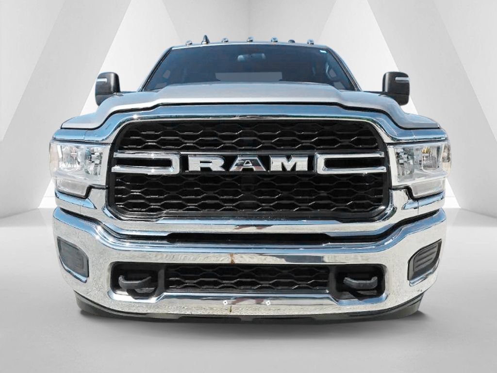 Used 2024 RAM 3500 Tradesman w/ Chrome Appearance Group AWD/4WD image 2