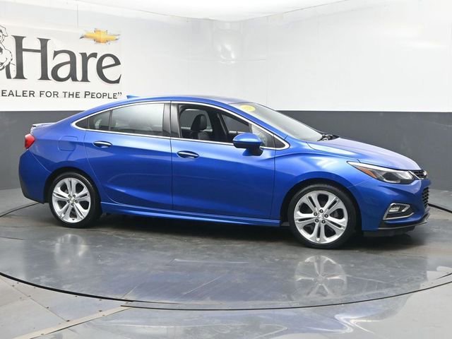 Used 2018 Chevrolet Cruze Premier FWD image 1