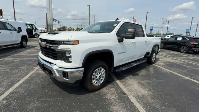 Used 2025 Chevrolet Silverado 2500 LT w/ Convenience Package AWD/4WD image 4