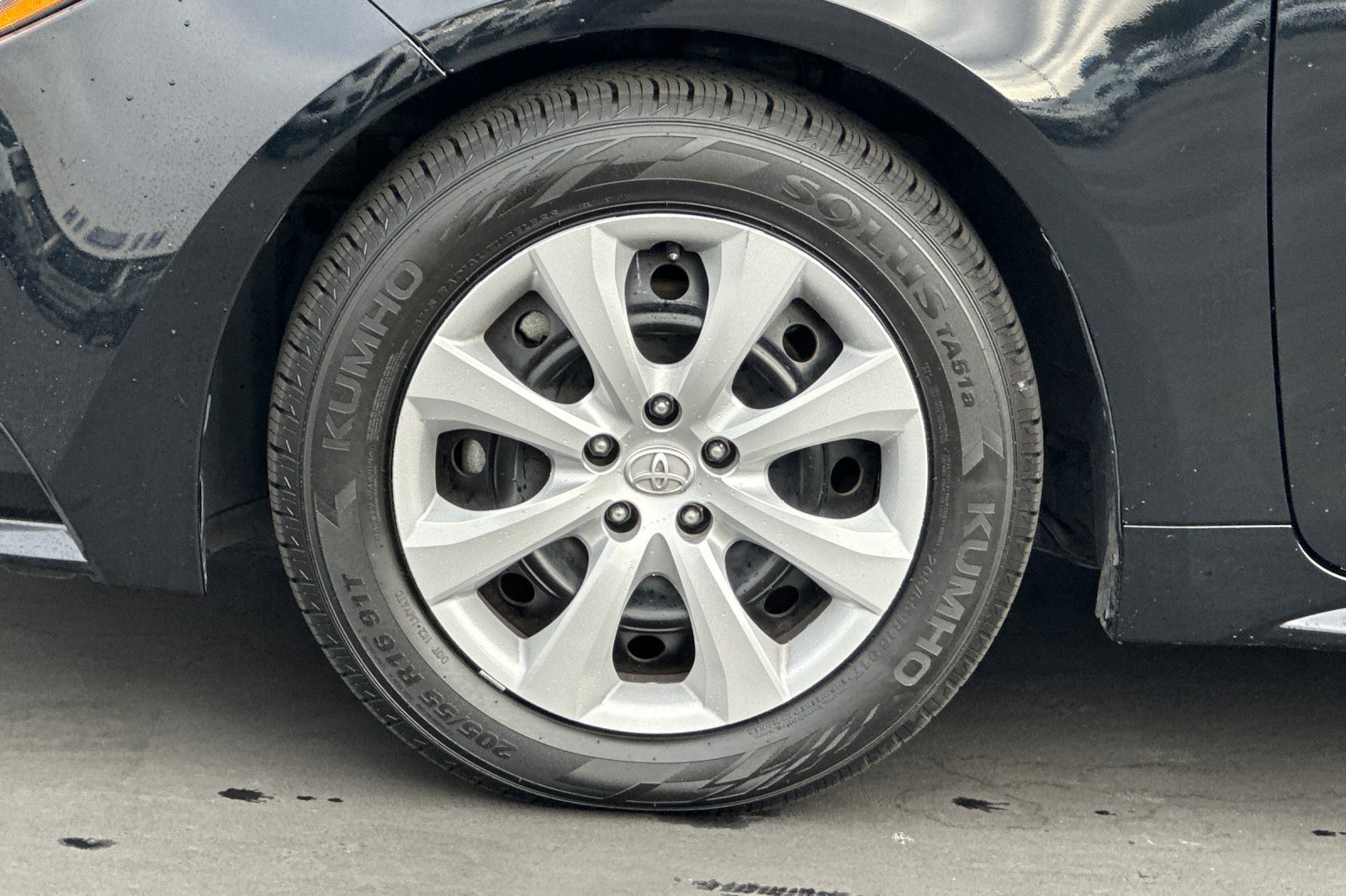 Used 2025 Toyota Corolla LE FWD image 24