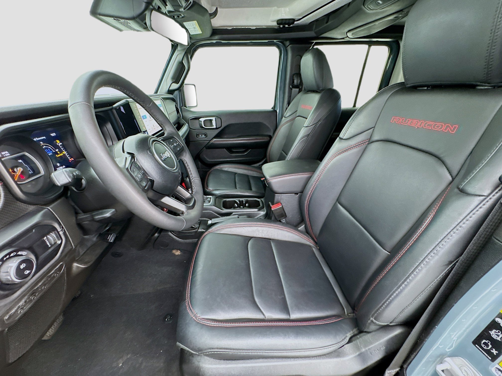 Used 2025 Jeep Gladiator Rubicon w/ Convenience Group AWD/4WD image 13