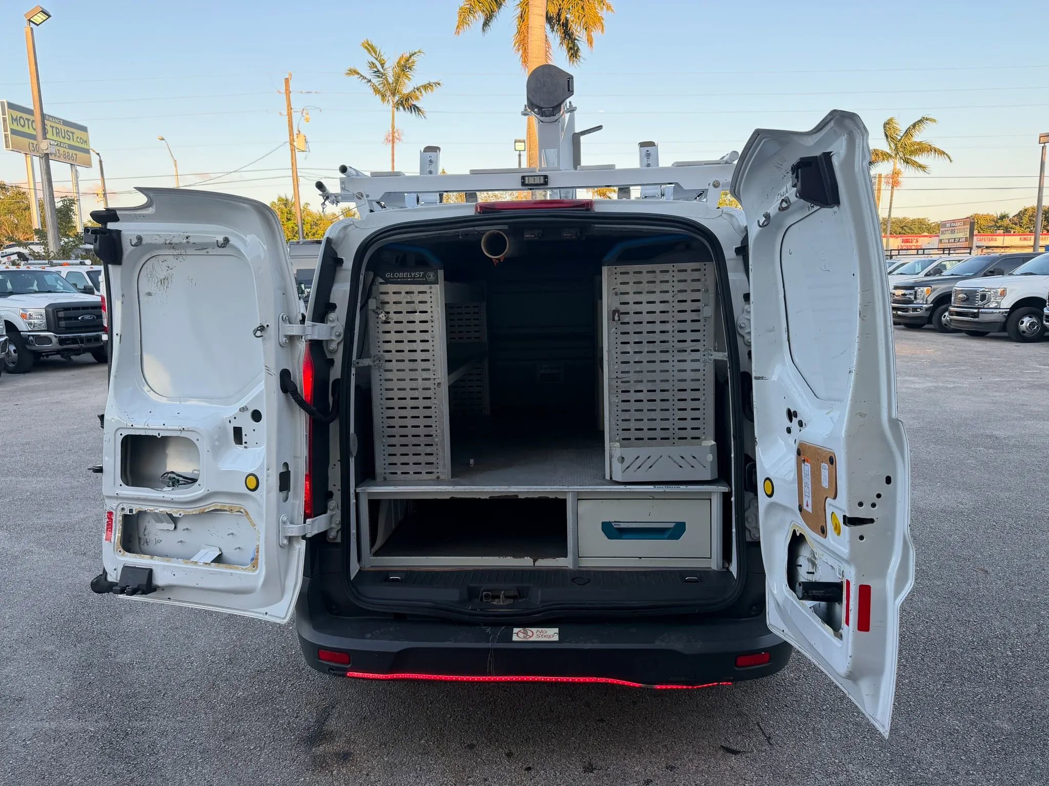 Used 2016 Ford Transit Connect XL image 5