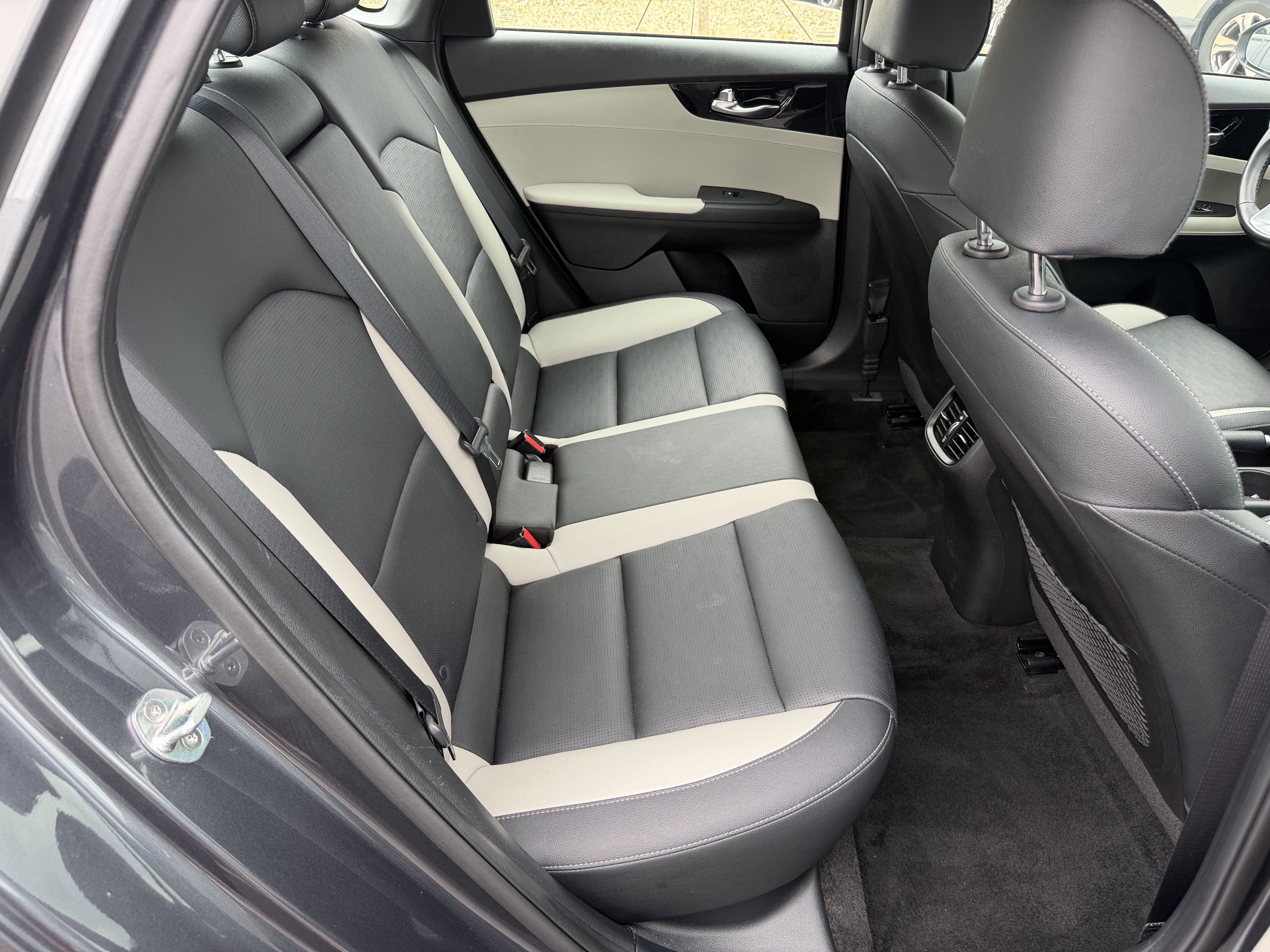 Used 2020 Kia Forte EX FWD image 12