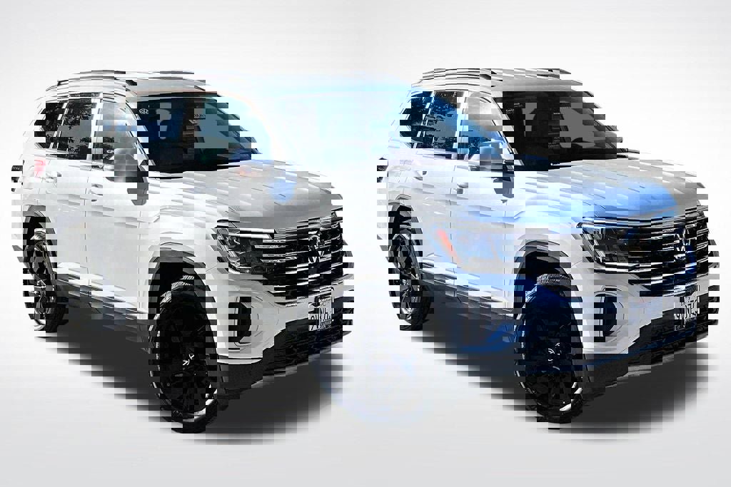 Certified 2026 Volkswagen Atlas SE w/ Black Wheel Package image 12