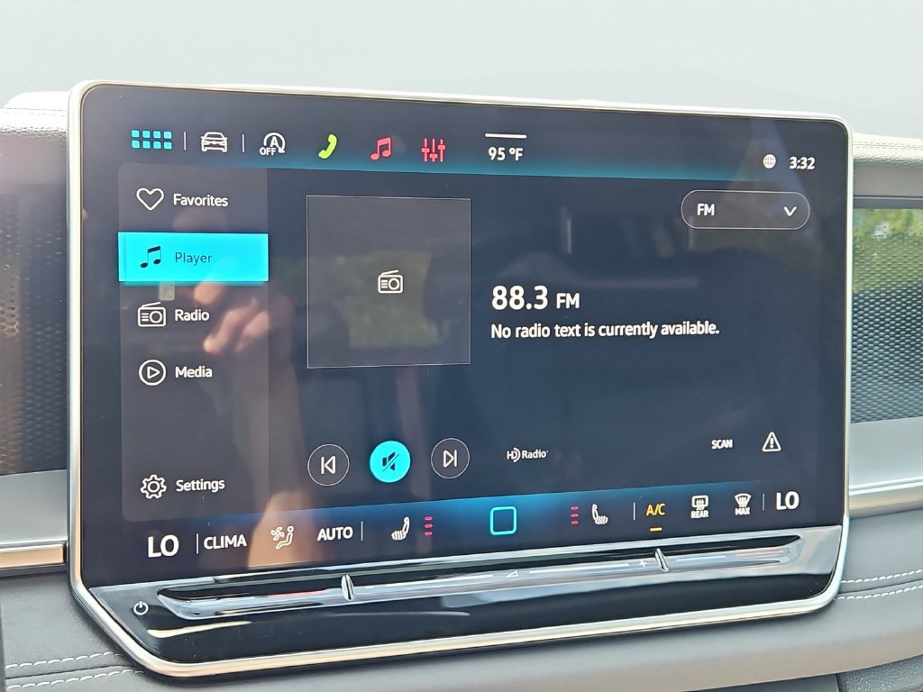 Certified 2026 Volkswagen Tiguan SE R-Line AWD/4WD image 19