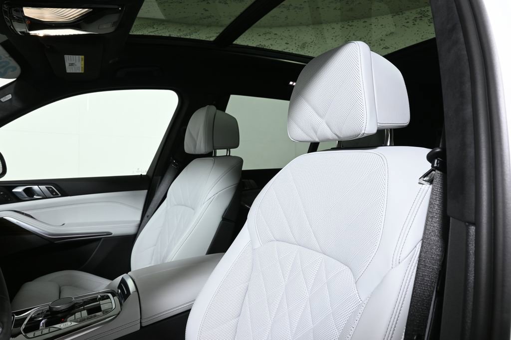Certified 2026 BMW X7 xDrive40i w/ M Sport Package image 16