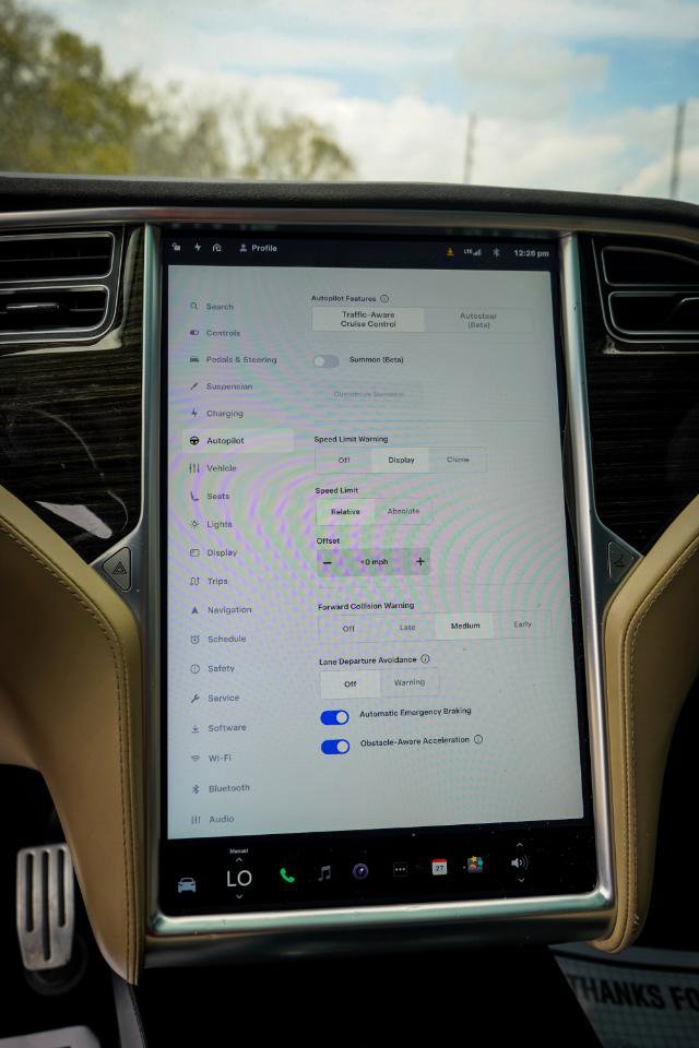 Used 2016 Tesla Model X P90D image 14