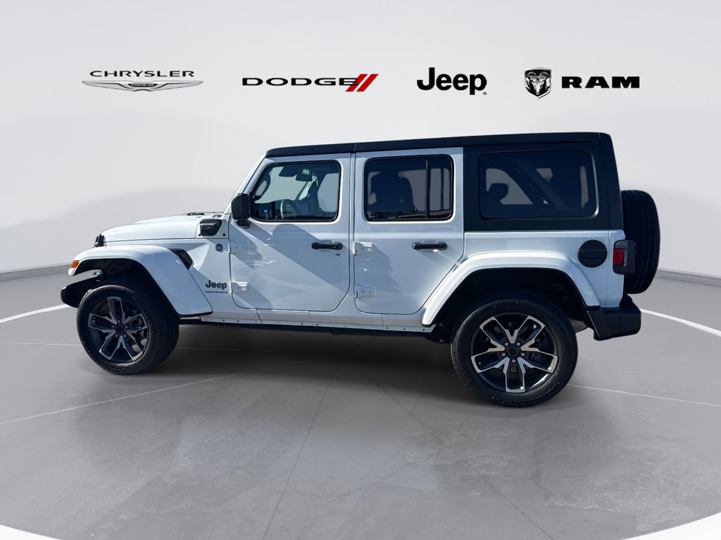 Used 2024 Jeep Wrangler Unlimited image 4