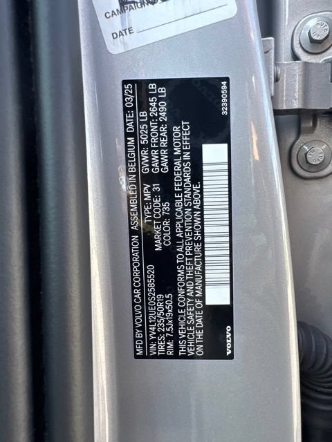 Certified 2025 Volvo XC40 B5 Plus AWD/4WD image 28