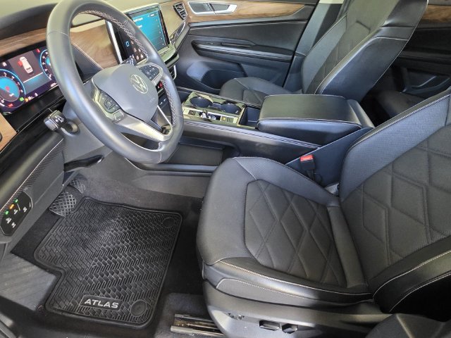 Used 2024 Volkswagen Atlas SE FWD image 6