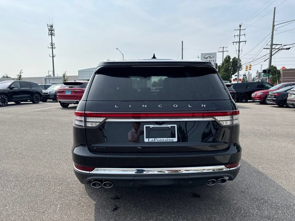 Certified 2023 Lincoln Aviator Reserve w/ Equipment Group 201A AWD/4WD image 4
