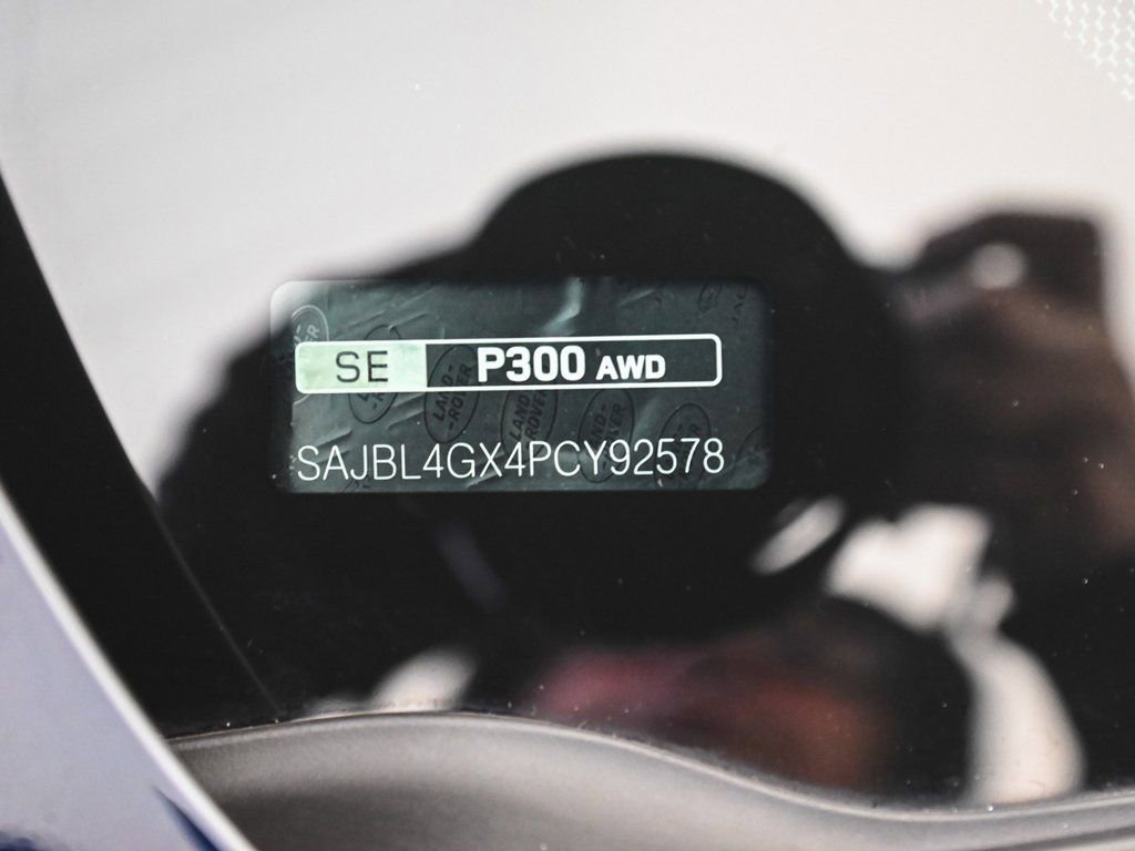 Used 2023 Jaguar XF R-Dynamic SE image 14