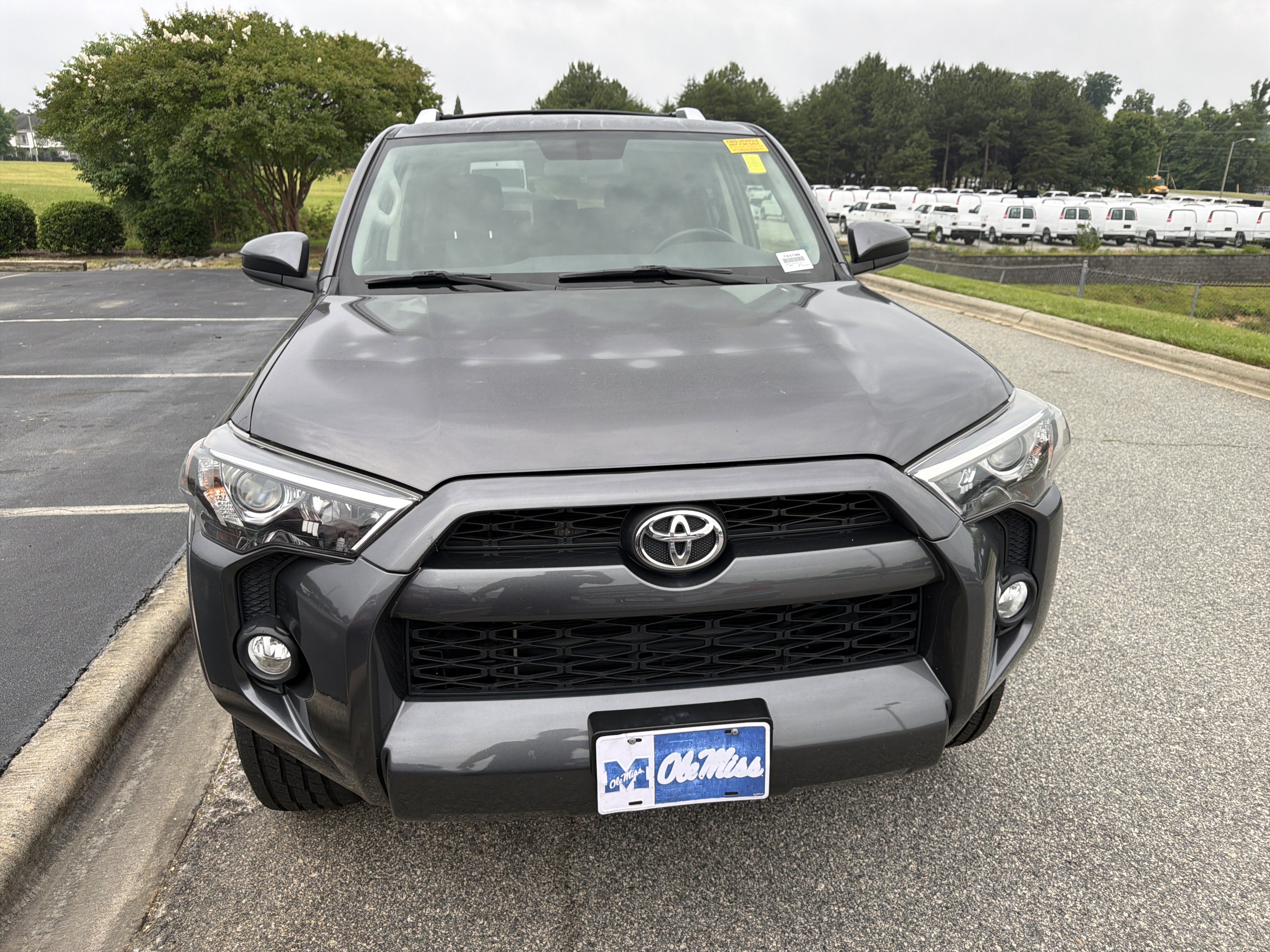 Used 2016 Toyota 4Runner SR5 AWD/4WD image 3