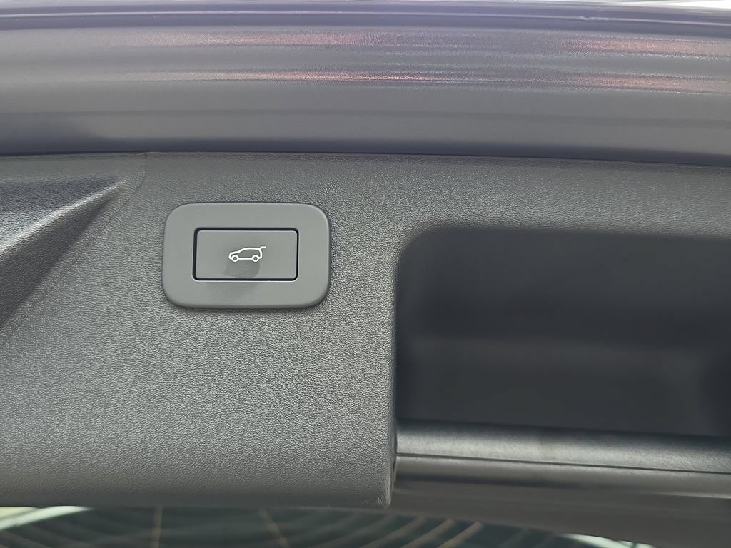 New 2026 Land Rover Discovery Sport Landmark AWD/4WD image 13