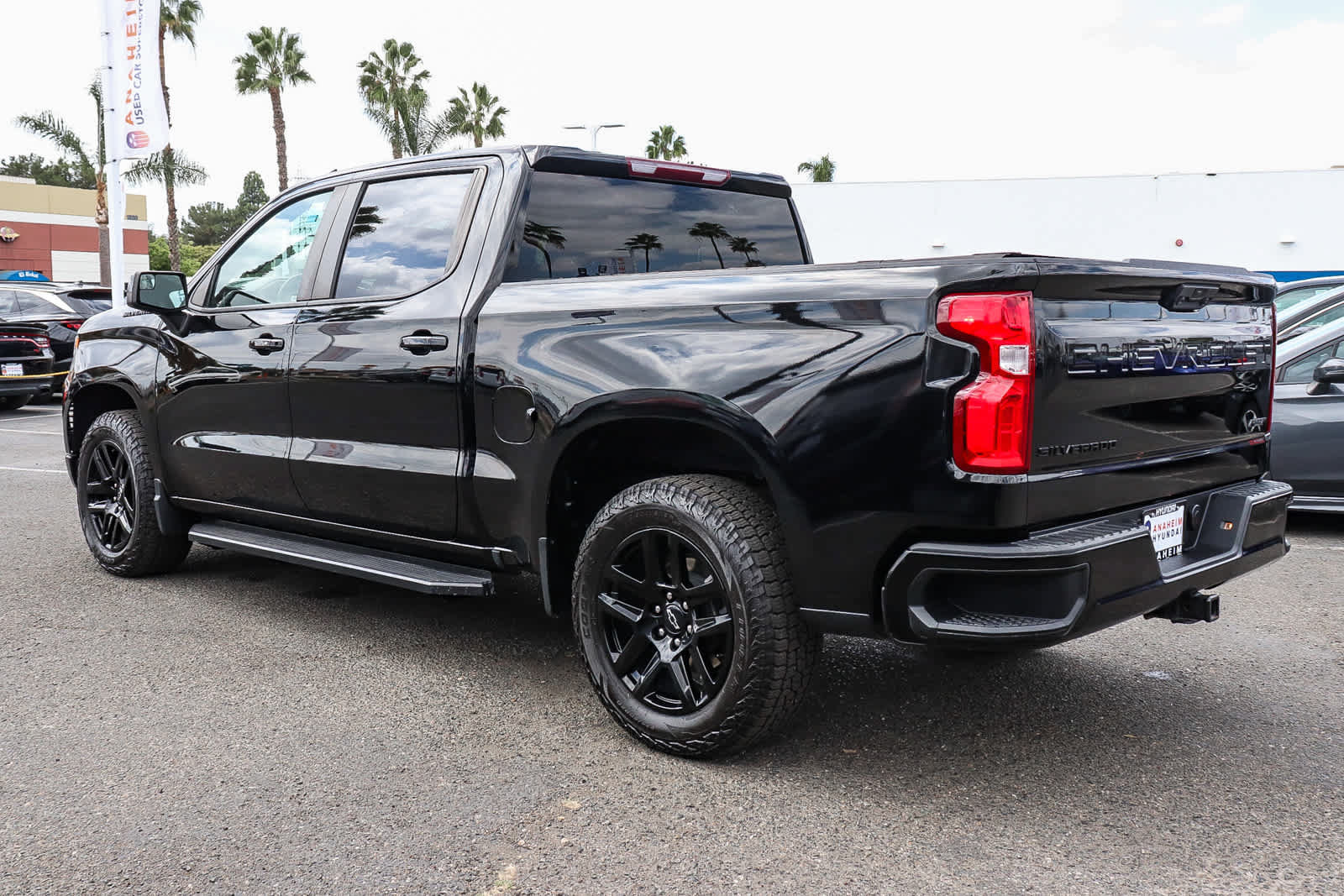 Used 2022 Chevrolet Silverado 1500 RST w/ LPO, Dark Essentials Package RWD image 9
