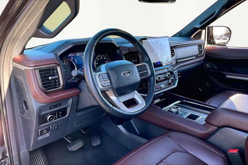 Used 2024 Ford Expedition Limited image 12