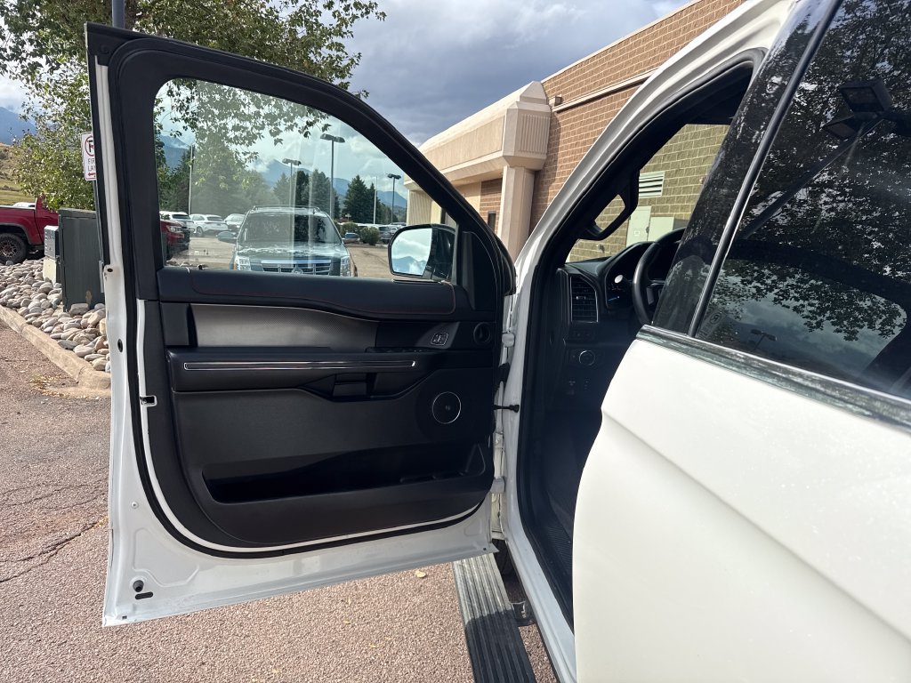 Used 2020 Ford Expedition Limited w/ Equipment Group 303A AWD/4WD image 11