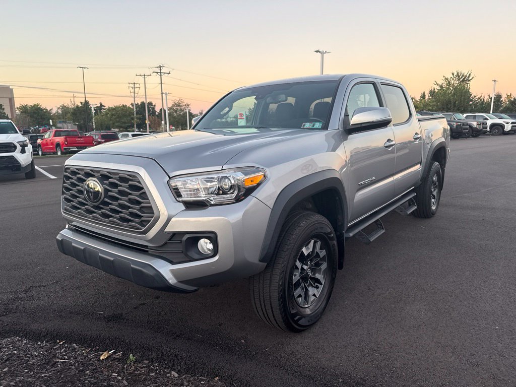 Certified 2021 Toyota Tacoma TRD Off-Road AWD/4WD image 2