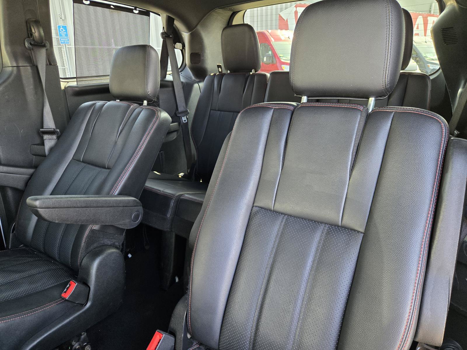 Used 2014 Dodge Grand Caravan R/T w/ Driver Convenience Group FWD image 21